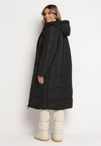 Born2be - Czarna Dwustronna Kurtka Płaszcz z Kapturem Eldorra. Typ kołnierza: kaptur. Kolor: czarny. Materiał: futro #7