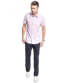 Wrangler - KOSZULA MĘSKA KRÓTKI RĘKAW WRANGLER SS 1PKT SHIRT CAMEO PINK W58604MY2 112129490. Długość rękawa: krótki rękaw. Długość: krótkie #4