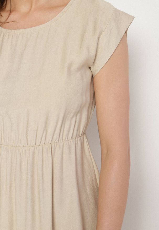 Born2be - Beżowa Wiskozowa Sukienka o Rozkloszowanym Kroju Lizena. Okazja: na co dzień, na imprezę. Kolor: beżowy. Materiał: wiskoza. Sezon: wiosna, lato. Styl: casual, klasyczny