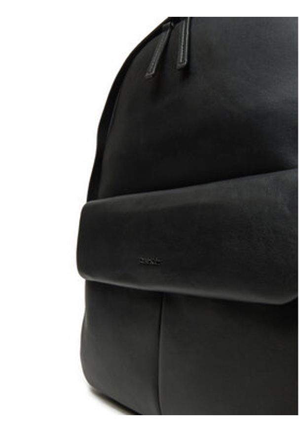 Calvin Klein Plecak Ck Refined Squared Bp K50K512714 Czarny. Kolor: czarny. Materiał: skóra