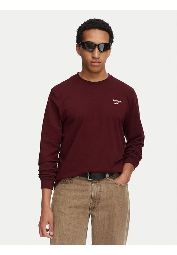Reebok Longsleeve Feliks RK25738CCM Bordowy Regular Fit. Kolor: czerwony. Materiał: bawełna. Długość rękawa: długi rękaw