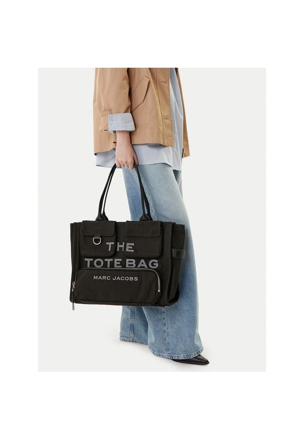 MARC JACOBS - Torebka Marc Jacobs. Kolor: czarny