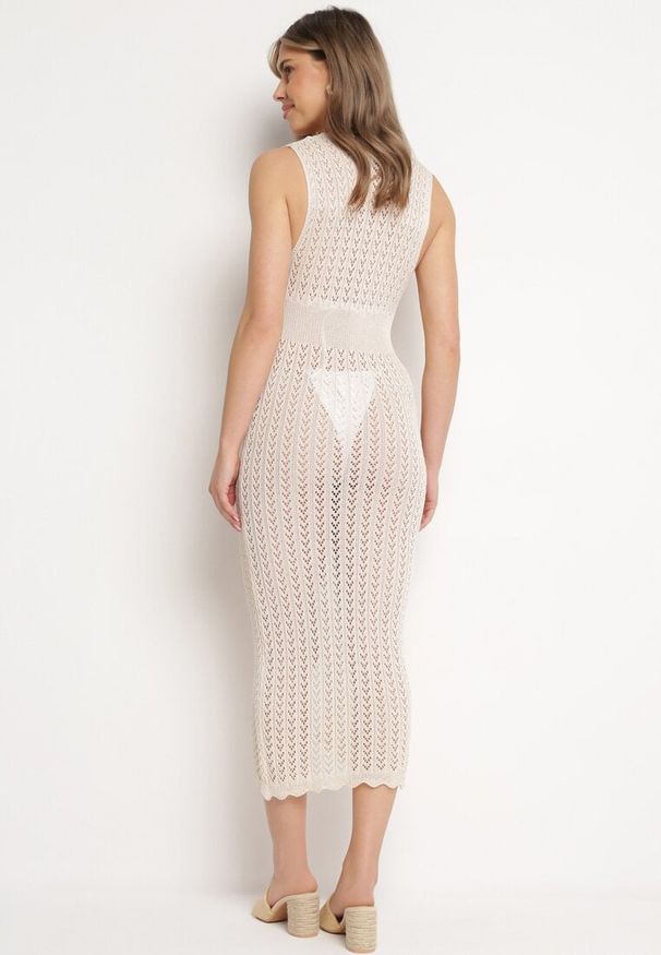Born2be - Beżowa Plażowa Sukienka Bodycon z Ażurowej Tkaniny Zapinana na Guziki Kyren. Okazja: na plażę. Typ kołnierza: dekolt w kształcie V. Kolor: beżowy. Materiał: tkanina. Długość rękawa: bez rękawów. Wzór: ażurowy. Sezon: lato. Typ sukienki: bodycon