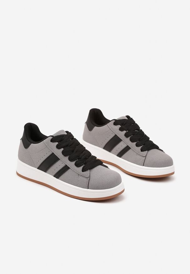 Renee - Szare Sneakersy na Niskiej Platformie z Naszywkami Flordexia. Okazja: na co dzień. Kolor: szary. Materiał: jeans. Wzór: aplikacja. Obcas: na platformie