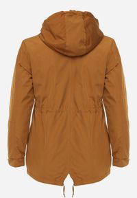 Born2be - Brązowo-Czarna Przejściowa Kurtka Dwustronna Parka z Pikowaniem i Kapturem Tidare. Okazja: na spacer, na co dzień. Kolekcja: plus size. Kolor: brązowy. Materiał: poliester, jeans. Styl: casual, sportowy #7