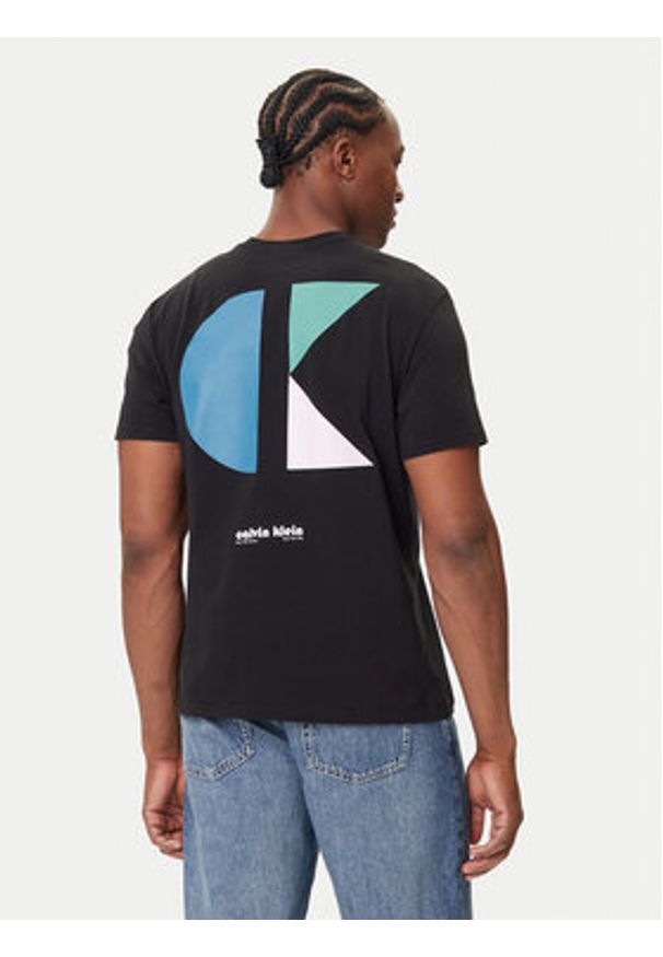 Calvin Klein Jeans T-Shirt Bauhaus Logo LV04RC827G Czarny Regular Fit. Kolor: czarny. Materiał: bawełna