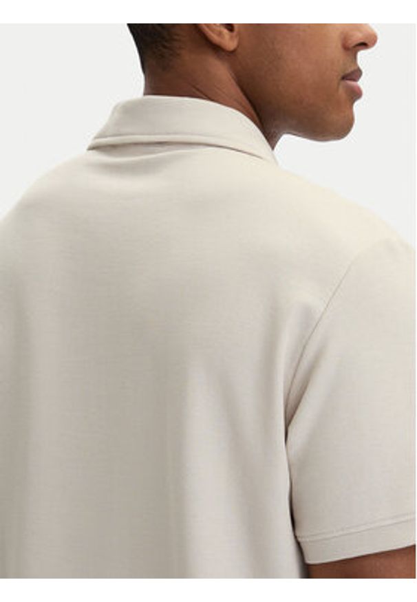 Calvin Klein Jeans Polo LV04RF205G Kremowy Regular Fit. Typ kołnierza: polo. Kolor: kremowy. Materiał: bawełna