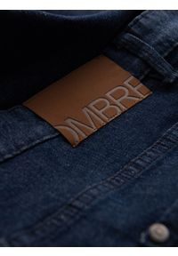 Ombre Clothing - Klasyczne męskie jeansowe spodnie REGULAR FIT – indygo V1. Okazja: na co dzień. Materiał: jeans. Wzór: aplikacja. Sezon: lato. Styl: klasyczny #6