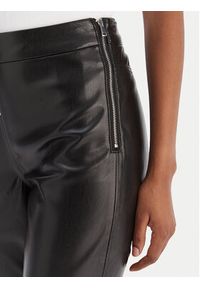 BOSS Spodnie z imitacji skóry C_Taskin 50551469 Czarny Slim Fit. Kolor: czarny. Materiał: skóra #5
