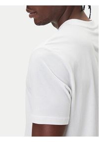 Napapijri T-Shirt S-Drapeau Ss NP0A891K Biały Regular Fit. Kolor: biały. Materiał: bawełna #2