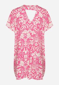 Born2be - Fuksjowa Pudełkowa Sukienka z Wiskozy w Kwiaty z Guzikami Liramiree. Okazja: na spacer, na imprezę, na co dzień. Kolor: różowy. Materiał: wiskoza. Wzór: kwiaty. Typ sukienki: proste. Styl: klasyczny, casual, elegancki #2