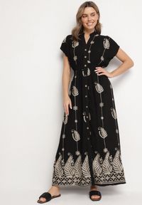 Born2be - Czarna Koszulowa Sukienka z Bawełną Ozdobiona Metaliczną Nicią Tirlio. Okazja: na spacer, na co dzień. Kolor: czarny. Materiał: bawełna. Wzór: aplikacja. Typ sukienki: koszulowe. Styl: casual, elegancki, klasyczny #1