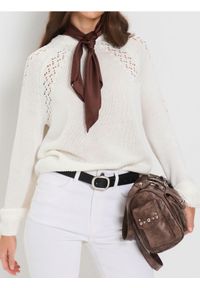 Sinsay - Ażurowy sweter - kremowy. Kolor: kremowy. Wzór: ażurowy #1