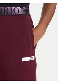 EA7 Emporio Armani Spodnie dresowe 7W000678 AF13151 M5064 Bordowy Regular Fit. Kolor: czerwony. Materiał: syntetyk, bawełna #4