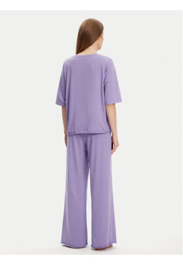 United Colors of Benetton - United Colors Of Benetton Piżama 35VB3P03P Fioletowy Loose Fit. Kolor: fioletowy. Materiał: bawełna