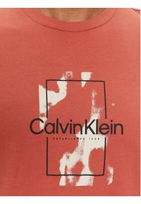 Calvin Klein T-Shirt Camo Logo K10K112401 Pomarańczowy Regular Fit. Kolor: pomarańczowy. Materiał: bawełna #5