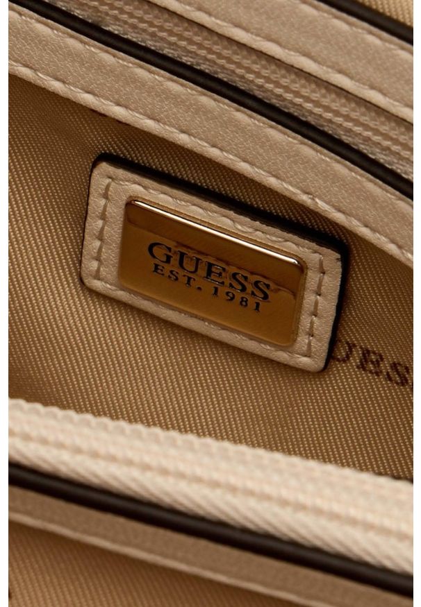 Guess - GUESS Biała kopertówka damska Adelasia Cnvrtble. Kolor: biały. Materiał: skórzane. Rodzaj torebki: na ramię