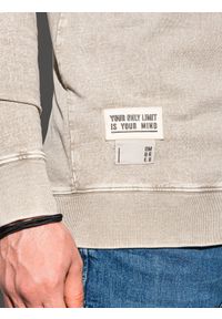 Ombre Clothing - Bluza męska bez kaptura bawełniana B1173 - beżowa - XXL. Typ kołnierza: bez kaptura. Kolor: beżowy. Materiał: bawełna. Wzór: aplikacja. Styl: klasyczny #3