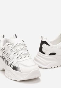 Renee - Białe Sneakersy przed Kostkę na Grubej Podeszwie Esmella. Wysokość cholewki: przed kostkę. Kolor: biały