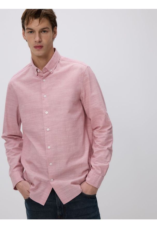 Reserved - Bawełniana koszula slim fit - brudny róż. Kolor: różowy. Materiał: bawełna