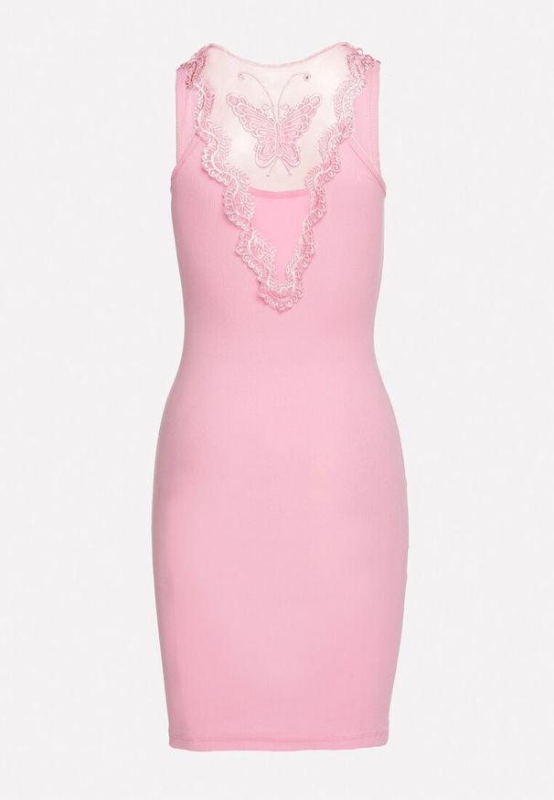 Born2be - Różowa Taliowana Sukienka z Bawełny na Ramiączkach z Siateczkowym Wycięciem z Tyłu Vikisitta. Okazja: na co dzień. Kolor: różowy. Materiał: bawełna. Długość rękawa: na ramiączkach. Typ sukienki: proste. Styl: casual, elegancki