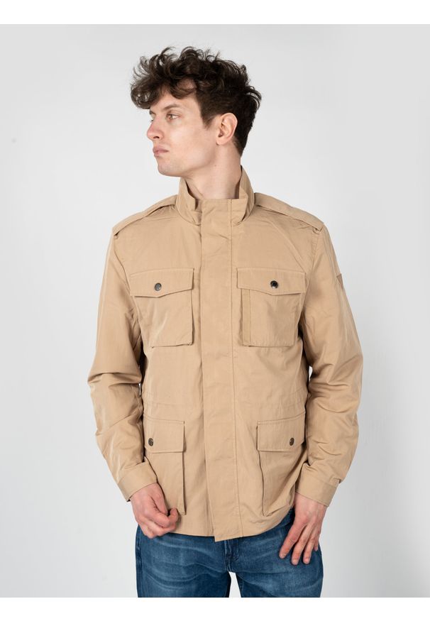 Guess Kurtka "Filip" | X3GL10WFG90 | Mężczyzna | Beżowy. Okazja: na co dzień. Kolor: beżowy. Materiał: poliamid. Styl: casual, elegancki