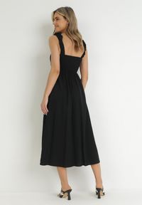 Born2be - Czarna Rozkloszowana Sukienka na Ramiączkach Olypha. Kolor: czarny. Materiał: bawełna. Długość rękawa: na ramiączkach #5