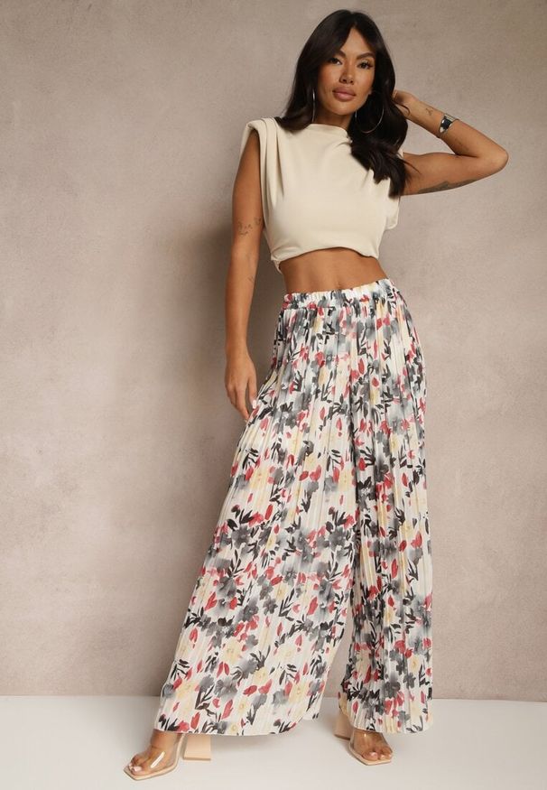 Renee - Czarno-Czerwone Spodnie High Waist Zdobione Plisami i Kwiatowym Printem Folamea. Okazja: na co dzień. Stan: podwyższony. Kolor: czarny. Wzór: aplikacja, kwiaty, nadruk. Styl: klasyczny, elegancki, casual