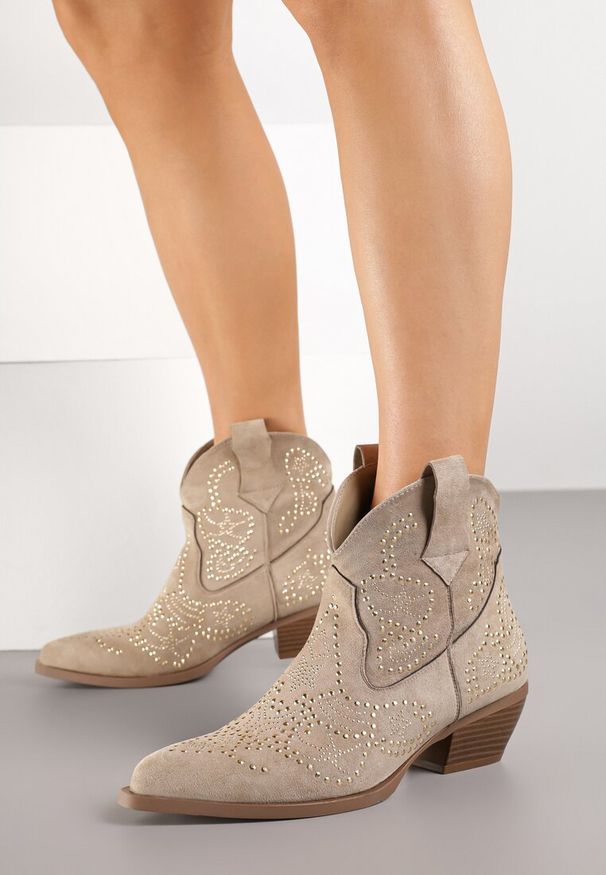Renee - Ciemnobeżowe Krótkie Botki Typu Kowboki z Cyrkoniowym Zdobieniem Lalare. Okazja: na co dzień. Kolor: beżowy. Materiał: jeans, skóra. Wzór: aplikacja. Obcas: na obcasie. Styl: casual. Wysokość obcasa: niski