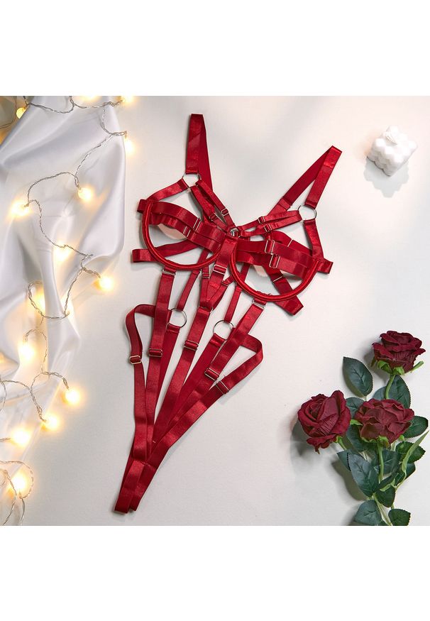 Intica - Body z regulowanymi paskami w stylu harness Remedios. Kolor: czerwony. Materiał: materiał, skóra. Wzór: paski