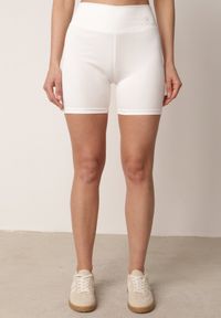 Born2be - Białe Szorty Sportowe o Fasonie Kolarek Dill. Okazja: na co dzień. Kolor: biały. Wzór: gładki. Styl: sportowy #8