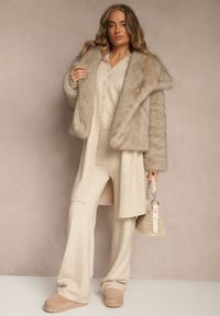 Renee - Jasnobeżowy Komplet z Dzianiny z Wełną Długi Kardigan Spodnie i Kamizelka Otizane. Kolekcja: plus size. Kolor: beżowy. Materiał: wełna, dzianina. Wzór: aplikacja