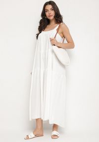 Born2be - Biała Sukienka o Rozkloszowanym Kroju z Wiązaniem z Tyłu Savinelle. Okazja: na co dzień, na imprezę. Kolor: biały. Styl: elegancki, casual #3