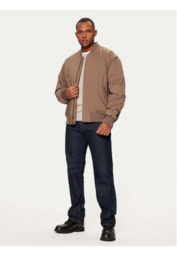 Calvin Klein Kurtka bomber Hero 00040EM567 Beżowy Regular Fit. Kolor: beżowy. Materiał: syntetyk