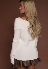 Renee - Biały Sweter z Wiskozą i Ozdobą z Cyrkonii Mirrise. Okazja: na co dzień. Kolor: biały. Materiał: wiskoza. Wzór: aplikacja. Styl: klasyczny, casual, elegancki