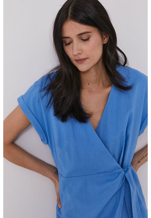 Pepe Jeans - Sukienka Lolita. Kolor: niebieski. Materiał: tkanina. Długość rękawa: krótki rękaw. Wzór: gładki