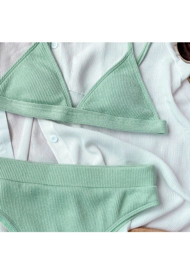 Intica - Bikini z figami regulowane na plażę Nellya. Kolor: czarny. Materiał: materiał. Wzór: aplikacja