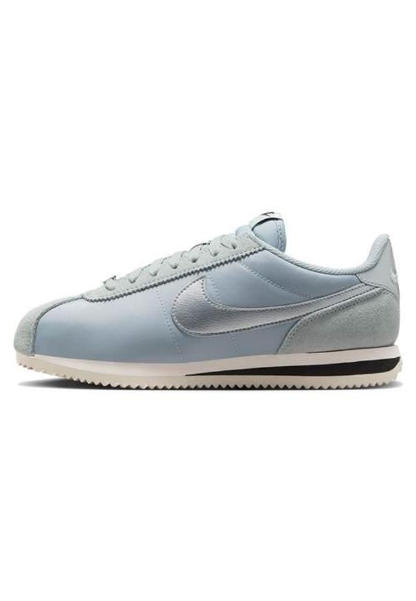 Buty do chodzenia damskie Nike Cortez. Zapięcie: sznurówki. Kolor: wielokolorowy. Materiał: syntetyk, materiał. Szerokość cholewki: normalna. Model: Nike Cortez. Sport: turystyka piesza