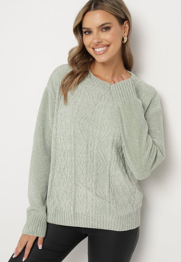 Born2be - Jasnozielony Sweter z Wiskozą Ozdobiony Tłoczeniem Zerini. Okazja: na co dzień. Kolor: zielony. Materiał: wiskoza. Wzór: aplikacja. Styl: casual, elegancki