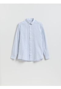 Reserved - Koszula regular fit w paski - jasnoniebieski. Kolor: niebieski. Materiał: bawełna, tkanina. Wzór: paski #1