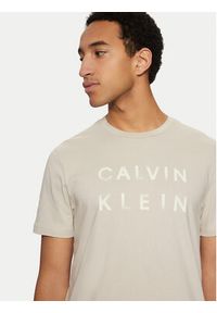 Calvin Klein T-Shirt K10K114156 Beżowy Regular Fit. Kolor: beżowy. Materiał: bawełna #5