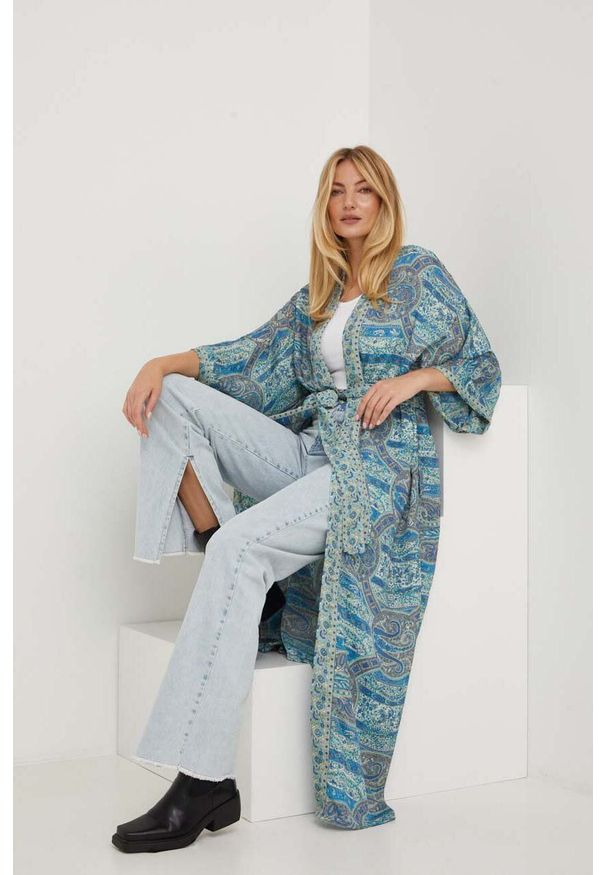 Answear Lab kimono jedwabne kolor turkusowy niezapinana wzorzysta. Kolor: turkusowy. Materiał: jedwab. Styl: wakacyjny