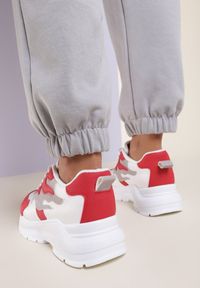 Renee - Bialo-Czerwone Sneakersy Reighley. Kolor: biały #5
