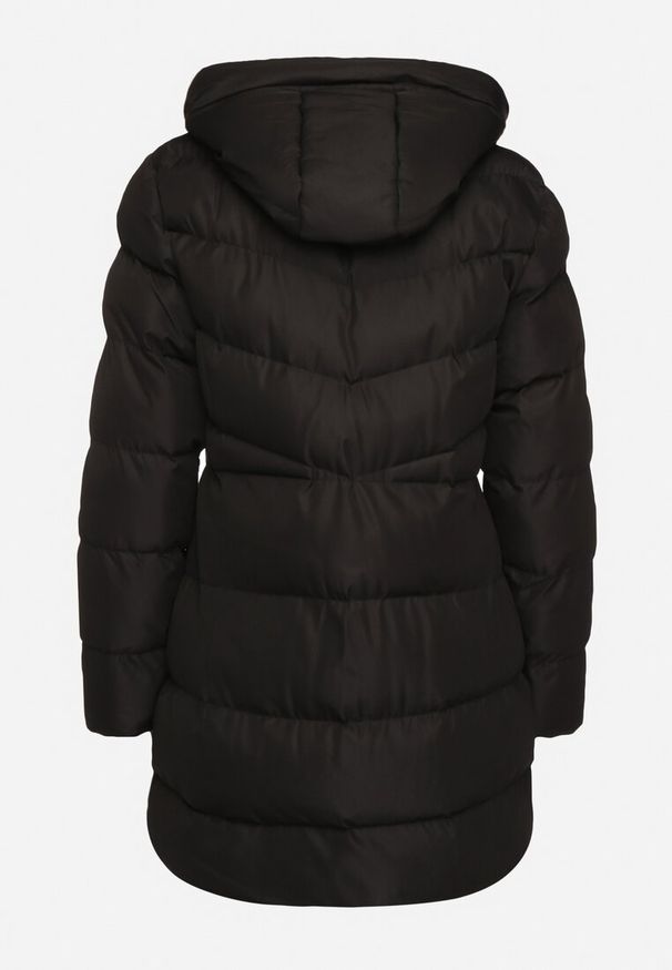 Born2be - Czarna Długa Pikowana Kurtka z Kapturem i Dwustronnym Suwakiem Naorinae. Okazja: do pracy, na co dzień. Typ kołnierza: kaptur. Kolor: czarny. Materiał: jeans. Długość rękawa: długi rękaw. Długość: długie. Sezon: zima. Styl: casual, elegancki