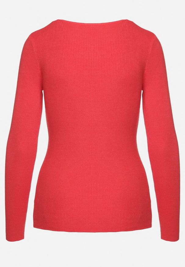 Born2be - Czerwony Sweter Ozdobiony Metalowymi Napami Corettina. Okazja: na co dzień. Kolor: czerwony. Materiał: jeans. Wzór: aplikacja. Styl: wizytowy, casual
