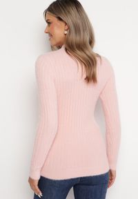 Born2be - Różowy Wełniany Sweter Prążkowany z Długim Włosiem Aryndra. Kolor: różowy. Materiał: wełna, prążkowany. Długość rękawa: długi rękaw. Długość: długie #4