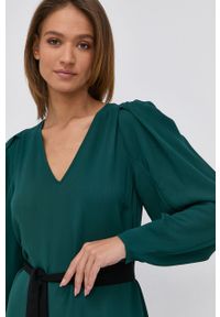TwinSet - Twinset Sukienka kolor zielony maxi prosta. Okazja: na co dzień. Kolor: zielony. Materiał: tkanina. Długość rękawa: długi rękaw. Typ sukienki: proste. Styl: casual. Długość: maxi #3