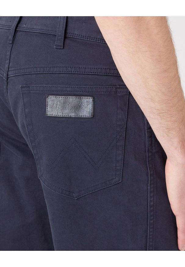 Wrangler - WRANGLER TEXAS MĘSKIE SPODNIE JEANSOWE DARK NAVY W12193XAE 112319293