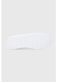 Superdry Buty kolor biały. Nosek buta: okrągły. Zapięcie: sznurówki. Kolor: biały. Materiał: guma