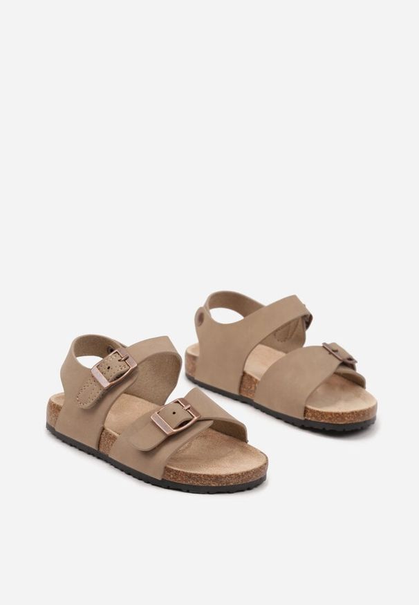 Born2be - Beżowe Sandały z Korkową Podeszwą Zapinane na Sprzączki Gavilia. Zapięcie: sprzączka. Kolor: beżowy. Sezon: lato. Styl: elegancki